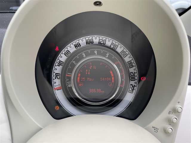 フィアット ５００ 香川県 2020(令2)年 3.9万km 白 純正ディスプレイオーディオ/Carplay/Bカメラ/ETC/ドライブレコーダー/革巻きステアリング/ステアリングスイッチ/リモコンキー/スタッドレスタイヤ4本ホイール付き積み込み