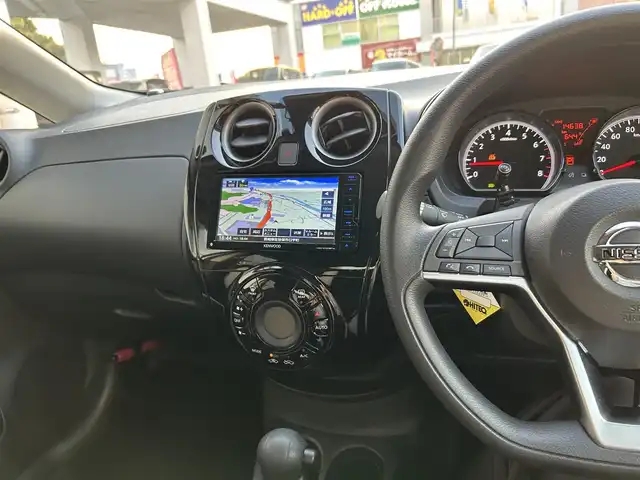 日産 ノート X Vセレクション 長崎県 2020(令2)年 1.5万km ブリリアントホワイトパール ワンオーナー/社外SDナビ(FM/AM/BTオーディオ/フルセグTV/iPod/USB/SD/DISC)/SRSエアバッグ/インテリジェントルームミラー/ステアリングスイッチ/ヒルスタートアシスト/イモビライザー/インテリジェントエマージェンシーブレーキ/LDW/VDC/インテリジェントクルーズコントロール/インテリジェントアラウンドビューモニター/プッシュスタート/スマートキー/純正フロアマット/ドアバイザー/オートライト/純正14インチAW/アイドリングストップ/COMTECドラレコ/ETC/取扱説明書/保証書/ナビ取扱説明書