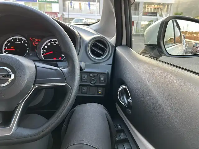 日産 ノート X Vセレクション 長崎県 2020(令2)年 1.5万km ブリリアントホワイトパール ワンオーナー/社外SDナビ(FM/AM/BTオーディオ/フルセグTV/iPod/USB/SD/DISC)/SRSエアバッグ/インテリジェントルームミラー/ステアリングスイッチ/ヒルスタートアシスト/イモビライザー/インテリジェントエマージェンシーブレーキ/LDW/VDC/インテリジェントクルーズコントロール/インテリジェントアラウンドビューモニター/プッシュスタート/スマートキー/純正フロアマット/ドアバイザー/オートライト/純正14インチAW/アイドリングストップ/COMTECドラレコ/ETC/取扱説明書/保証書/ナビ取扱説明書