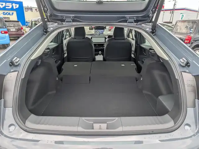 トヨタ プリウス Z 福井県 2025(令7)年 0.1万km グレー ワンオーナー車/純正19インチAW/全方位カメラ/12.3インチコネクトナビ/フルセグテレビ/パワーバックドア/運転席パワーシート/ベンチレーション/ステアリングヒーター/前後ドライブレコーダー/１００V充電/ETC2.0/全車速追従機能付クルーズコントロール/前後コーナーセンサー/自動駐車システム/レザーシート/シートヒーター・エアシート/衝突被害軽減システム/レーンキープアシスト/横滑り防止装置/盗難防止装置/SOSボタン/ダブル＋サイドエアバッグ/カーテンエアバッグ/純正フロアマット/スマートキー