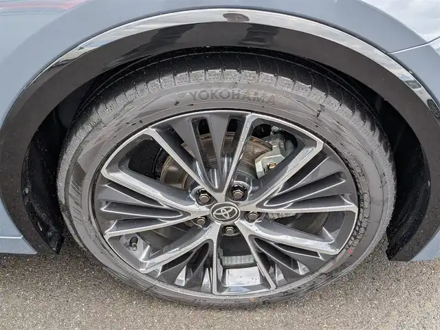 トヨタ プリウス Z 福井県 2025(令7)年 0.1万km グレー ワンオーナー車/純正19インチAW/全方位カメラ/12.3インチコネクトナビ/フルセグテレビ/パワーバックドア/運転席パワーシート/ベンチレーション/ステアリングヒーター/前後ドライブレコーダー/１００V充電/ETC2.0/全車速追従機能付クルーズコントロール/前後コーナーセンサー/自動駐車システム/レザーシート/シートヒーター・エアシート/衝突被害軽減システム/レーンキープアシスト/横滑り防止装置/盗難防止装置/SOSボタン/ダブル＋サイドエアバッグ/カーテンエアバッグ/純正フロアマット/スマートキー