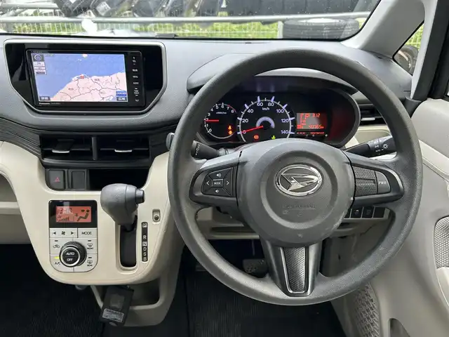 ダイハツ ムーヴ X SA 島根県 2015(平27)年 4.1万km プラムブラウンクリスタルマイカ 登録時走行距離40765km/社外SDナビ(CN-R300WD)/フルセグTV/バックカメラ/ETC/ステアリングスイッチ/純正14インチAW/純正フロアマット/オートライト/LEDヘッドライト/横滑り防止装置/衝突被害軽減ブレーキ/禁煙車/取扱説明書