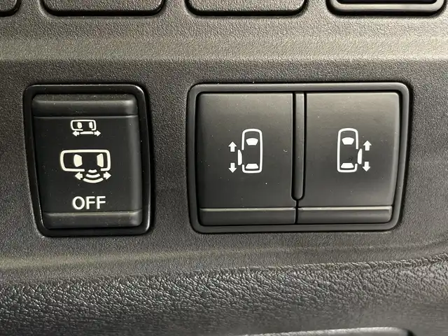 日産 セレナ e－パワー ハイウェイスター V 栃木県 2021(令3)年 1.6万km ダークメタルグレー SDナビ/（CD/DVD/Bluetooth/フルセグTV）/バックカメラ/全方位カメラ/プロパイロット/衝突軽減ブレーキ/ブラインドスポットモニター/前後コーナーセンサー/ETC/前後ドライブレコーダー/両側パワースライドドア/インテリジェントルームミラー/オートライト/LEDヘッドライト/横滑り防止装置/スマートキー/プッシュスタート/電動格納ミラー/純正アルミホイール/純正フロアマット