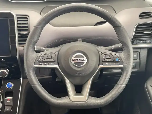 日産 セレナ e－パワー ハイウェイスター V 栃木県 2021(令3)年 1.6万km ダークメタルグレー SDナビ/（CD/DVD/Bluetooth/フルセグTV）/バックカメラ/全方位カメラ/プロパイロット/衝突軽減ブレーキ/ブラインドスポットモニター/前後コーナーセンサー/ETC/前後ドライブレコーダー/両側パワースライドドア/インテリジェントルームミラー/オートライト/LEDヘッドライト/横滑り防止装置/スマートキー/プッシュスタート/電動格納ミラー/純正アルミホイール/純正フロアマット