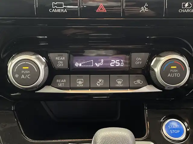 日産 セレナ e－パワー ハイウェイスター V 栃木県 2021(令3)年 1.6万km ダークメタルグレー SDナビ/（CD/DVD/Bluetooth/フルセグTV）/バックカメラ/全方位カメラ/プロパイロット/衝突軽減ブレーキ/ブラインドスポットモニター/前後コーナーセンサー/ETC/前後ドライブレコーダー/両側パワースライドドア/インテリジェントルームミラー/オートライト/LEDヘッドライト/横滑り防止装置/スマートキー/プッシュスタート/電動格納ミラー/純正アルミホイール/純正フロアマット