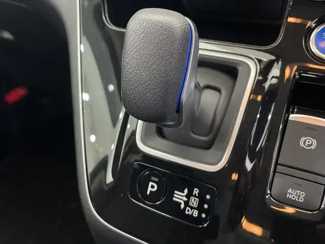 日産 セレナ e－パワー ハイウェイスター V 栃木県 2021(令3)年 1.6万km ダークメタルグレー SDナビ/（CD/DVD/Bluetooth/フルセグTV）/バックカメラ/全方位カメラ/プロパイロット/衝突軽減ブレーキ/ブラインドスポットモニター/前後コーナーセンサー/ETC/前後ドライブレコーダー/両側パワースライドドア/インテリジェントルームミラー/オートライト/LEDヘッドライト/横滑り防止装置/スマートキー/プッシュスタート/電動格納ミラー/純正アルミホイール/純正フロアマット