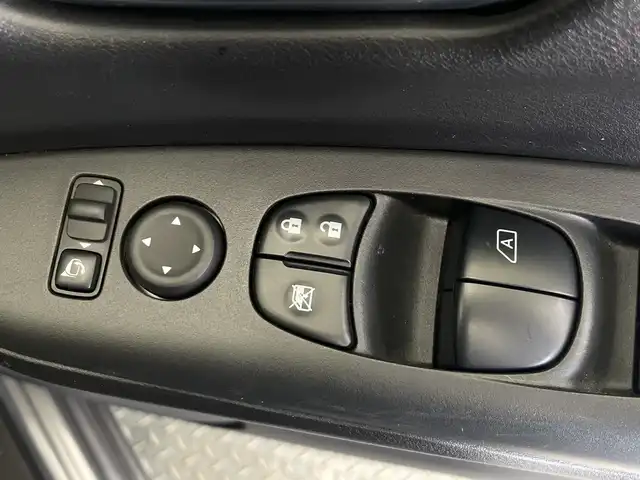 日産 セレナ e－パワー ハイウェイスター V 栃木県 2021(令3)年 1.6万km ダークメタルグレー SDナビ/（CD/DVD/Bluetooth/フルセグTV）/バックカメラ/全方位カメラ/プロパイロット/衝突軽減ブレーキ/ブラインドスポットモニター/前後コーナーセンサー/ETC/前後ドライブレコーダー/両側パワースライドドア/インテリジェントルームミラー/オートライト/LEDヘッドライト/横滑り防止装置/スマートキー/プッシュスタート/電動格納ミラー/純正アルミホイール/純正フロアマット