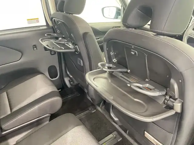 日産 セレナ e－パワー ハイウェイスター V 栃木県 2021(令3)年 1.6万km ダークメタルグレー SDナビ/（CD/DVD/Bluetooth/フルセグTV）/バックカメラ/全方位カメラ/プロパイロット/衝突軽減ブレーキ/ブラインドスポットモニター/前後コーナーセンサー/ETC/前後ドライブレコーダー/両側パワースライドドア/インテリジェントルームミラー/オートライト/LEDヘッドライト/横滑り防止装置/スマートキー/プッシュスタート/電動格納ミラー/純正アルミホイール/純正フロアマット