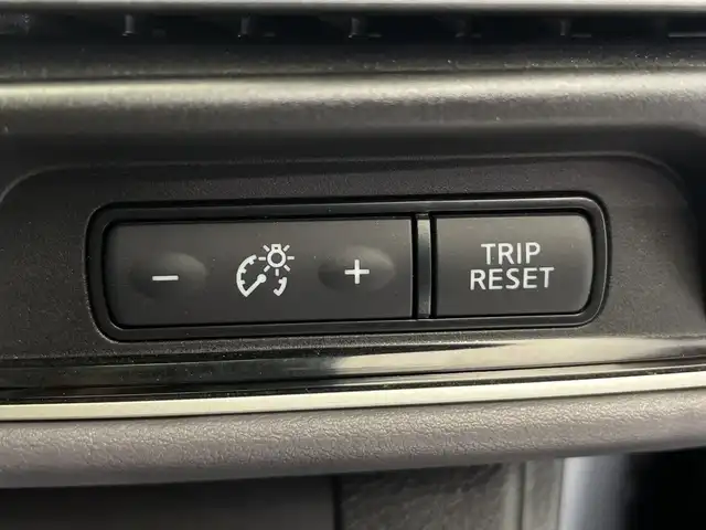 日産 セレナ e－パワー ハイウェイスター V 栃木県 2021(令3)年 1.6万km ダークメタルグレー SDナビ/（CD/DVD/Bluetooth/フルセグTV）/バックカメラ/全方位カメラ/プロパイロット/衝突軽減ブレーキ/ブラインドスポットモニター/前後コーナーセンサー/ETC/前後ドライブレコーダー/両側パワースライドドア/インテリジェントルームミラー/オートライト/LEDヘッドライト/横滑り防止装置/スマートキー/プッシュスタート/電動格納ミラー/純正アルミホイール/純正フロアマット