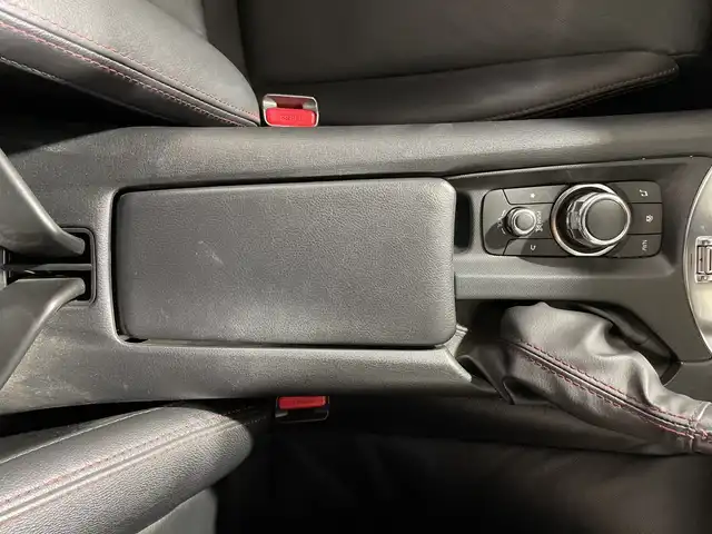 マツダ ロードスター S レザーパッケージ 福岡県 2015(平27)年 8.2万km セラミックM 純正ナビ/（AM/FM/BT）/フルセグTV/D/Nシートヒーター/BSM/横滑り防止装置/レーンアシスト/アイドリングストップ/ステアリングスイッチ/プッシュスタート/スマートキー/純正AW16インチ