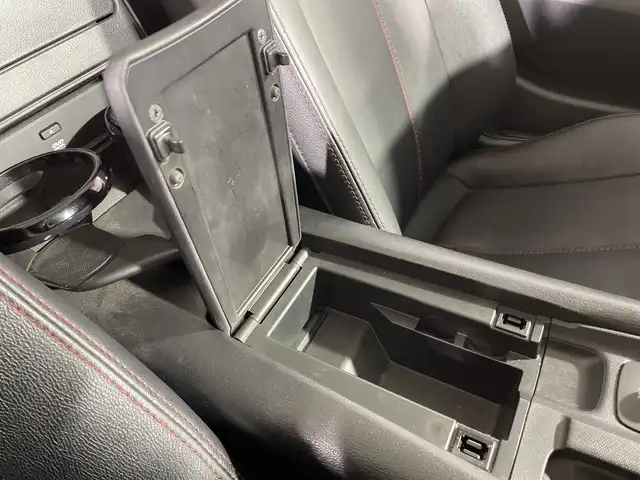 マツダ ロードスター S レザーパッケージ 福岡県 2015(平27)年 8.2万km セラミックM 純正ナビ/（AM/FM/BT）/フルセグTV/D/Nシートヒーター/BSM/横滑り防止装置/レーンアシスト/アイドリングストップ/ステアリングスイッチ/プッシュスタート/スマートキー/純正AW16インチ