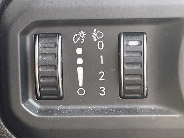 クライスラー・ジープ ジープ ラングラー アンリミテッド スポーツ 兵庫県 2019(令1)年 6.5万km 白 純正ナビ/Bluetooth接続/ETC/バック・サイドカメラ/クルーズコントロール/オートライト/コーナーセンサー/オープン/AUX/スマートキー/純正ゴムマット/フォグランプ/背面タイヤ