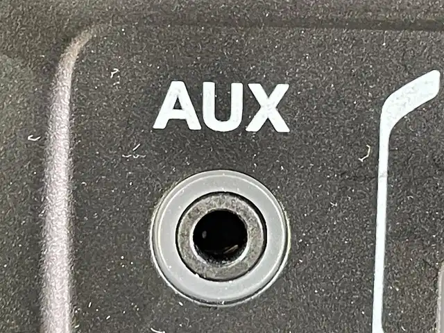 クライスラー・ジープ ジープ ラングラー アンリミテッド スポーツ 兵庫県 2019(令1)年 6.5万km 白 純正ナビ/Bluetooth接続/ETC/バック・サイドカメラ/クルーズコントロール/オートライト/コーナーセンサー/オープン/AUX/スマートキー/純正ゴムマット/フォグランプ/背面タイヤ