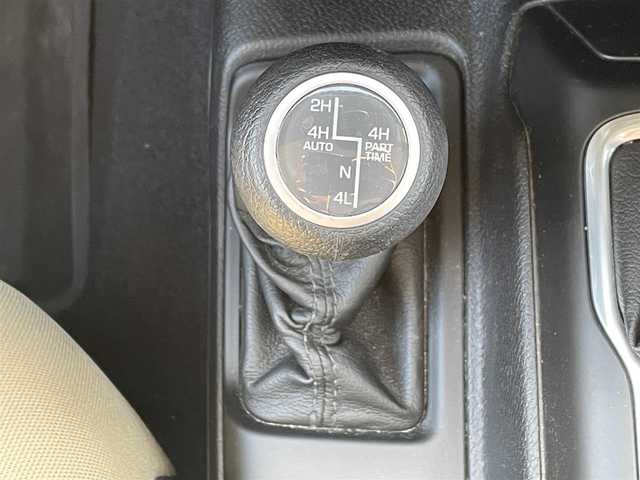 クライスラー・ジープ ジープ ラングラー アンリミテッド スポーツ 兵庫県 2019(令1)年 6.5万km 白 純正ナビ/Bluetooth接続/ETC/バック・サイドカメラ/クルーズコントロール/オートライト/コーナーセンサー/オープン/AUX/スマートキー/純正ゴムマット/フォグランプ/背面タイヤ