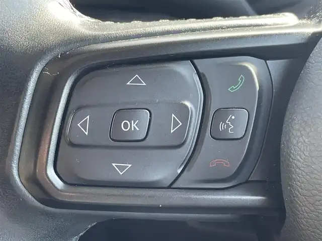 クライスラー・ジープ ジープ ラングラー アンリミテッド スポーツ 兵庫県 2019(令1)年 6.5万km 白 純正ナビ/Bluetooth接続/ETC/バック・サイドカメラ/クルーズコントロール/オートライト/コーナーセンサー/オープン/AUX/スマートキー/純正ゴムマット/フォグランプ/背面タイヤ