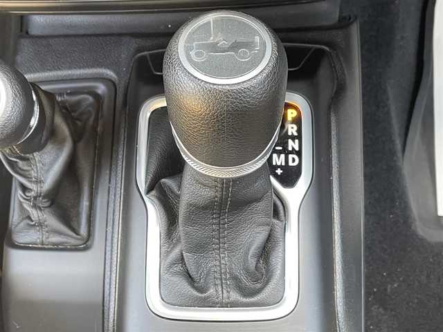 クライスラー・ジープ ジープ ラングラー アンリミテッド スポーツ 兵庫県 2019(令1)年 6.5万km 白 純正ナビ/Bluetooth接続/ETC/バック・サイドカメラ/クルーズコントロール/オートライト/コーナーセンサー/オープン/AUX/スマートキー/純正ゴムマット/フォグランプ/背面タイヤ