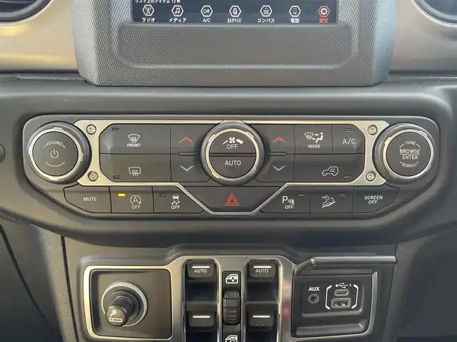 クライスラー・ジープ ジープ ラングラー アンリミテッド スポーツ 兵庫県 2019(令1)年 6.5万km 白 純正ナビ/Bluetooth接続/ETC/バック・サイドカメラ/クルーズコントロール/オートライト/コーナーセンサー/オープン/AUX/スマートキー/純正ゴムマット/フォグランプ/背面タイヤ