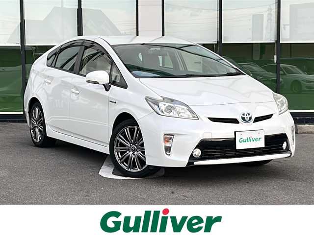トヨタ プリウス S 岐阜県 2015(平27)年 4.4万km ホワイトパールクリスタルシャイン 登録時走行距離43452km/純正ＳＤナビ/フルセグＴＶ/プッシュスタート/バックカメラ/ドライブレコーダー/スマートキー/スペアキー/社外アルミホイール/Bluetooth接続/CDチェンジャー/禁煙車/ドアバイザー/ビルトインＥＴＣ/ＬＥＤヘッドライト/フロントフォグランプ/オートライト/アイドリングストップ