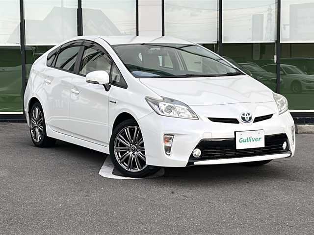 トヨタ プリウス S 岐阜県 2015(平27)年 4.4万km ホワイトパールクリスタルシャイン 登録時走行距離43452km/純正ＳＤナビ/フルセグＴＶ/プッシュスタート/バックカメラ/ドライブレコーダー/スマートキー/スペアキー/社外アルミホイール/Bluetooth接続/CDチェンジャー/禁煙車/ドアバイザー/ビルトインＥＴＣ/ＬＥＤヘッドライト/フロントフォグランプ/オートライト/アイドリングストップ