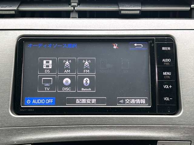 トヨタ プリウス S 岐阜県 2015(平27)年 4.4万km ホワイトパールクリスタルシャイン 登録時走行距離43452km/純正ＳＤナビ/フルセグＴＶ/プッシュスタート/バックカメラ/ドライブレコーダー/スマートキー/スペアキー/社外アルミホイール/Bluetooth接続/CDチェンジャー/禁煙車/ドアバイザー/ビルトインＥＴＣ/ＬＥＤヘッドライト/フロントフォグランプ/オートライト/アイドリングストップ