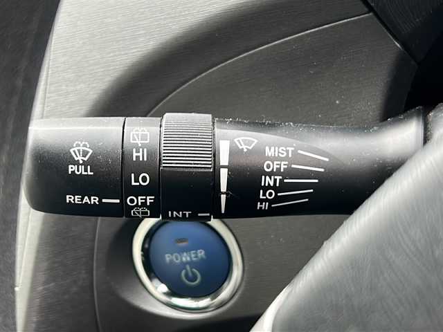 トヨタ プリウス S 岐阜県 2015(平27)年 4.4万km ホワイトパールクリスタルシャイン 登録時走行距離43452km/純正ＳＤナビ/フルセグＴＶ/プッシュスタート/バックカメラ/ドライブレコーダー/スマートキー/スペアキー/社外アルミホイール/Bluetooth接続/CDチェンジャー/禁煙車/ドアバイザー/ビルトインＥＴＣ/ＬＥＤヘッドライト/フロントフォグランプ/オートライト/アイドリングストップ