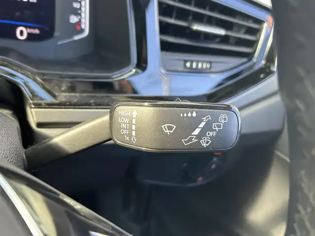 フォルクスワーゲン ＶＷ ポロ TSIコンフォートライン 埼玉県 2021(令3)年 3.1万km 青 ・ディーラー記録簿R4-7年有り　/・ワンオーナー　/・テクノロジーパッケージ　/・セーフティーパッケージ　/・純正ナビ　/・アクティブインフォディスプレイ　/・アップルカープレイ/・ETC2.0/・アイドリングストップ/・スマフォ置くだけ充電　　/・バックカメラ/・アダクティブクルーズコントロール/・レーンキープ/・駐車支援システム/・BSM/・パークディスタンスコントロール/・オプティカルパーキングシステム/・リアトラフィックアラート/・オートライト/・スマートキー/・プッシュスタート/・オートライト/・LEDヘットライト/・純正１５インチアルミ/・保証書/・取説