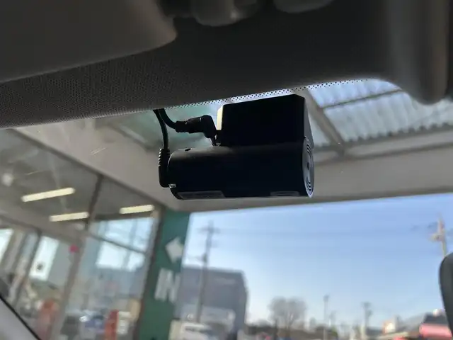 フォルクスワーゲン ＶＷ ポロ TSIコンフォートライン 埼玉県 2021(令3)年 3.1万km 青 ・ディーラー記録簿R4-7年有り　/・ワンオーナー　/・テクノロジーパッケージ　/・セーフティーパッケージ　/・純正ナビ　/・アクティブインフォディスプレイ　/・アップルカープレイ/・ETC2.0/・アイドリングストップ/・スマフォ置くだけ充電　　/・バックカメラ/・アダクティブクルーズコントロール/・レーンキープ/・駐車支援システム/・BSM/・パークディスタンスコントロール/・オプティカルパーキングシステム/・リアトラフィックアラート/・オートライト/・スマートキー/・プッシュスタート/・オートライト/・LEDヘットライト/・純正１５インチアルミ/・保証書/・取説