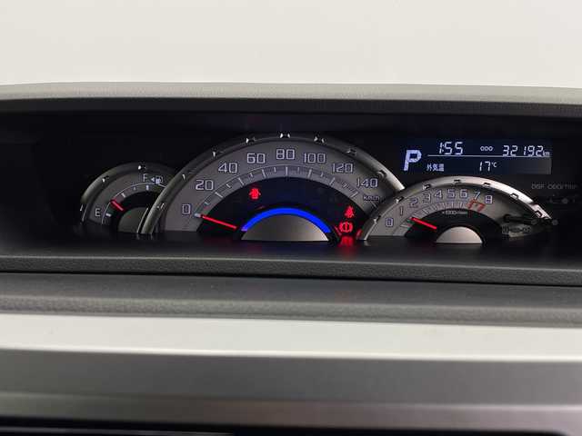 ダイハツ ウェイク G ターボ リミテッド SAⅢ 鹿児島県 2019(平31)年 3.3万km パールホワイトⅢ 純正SDナビ/（AM/FM/CD/DVD/Bluetooth/フルセグ）/両側パワースライドドア/パノラマモニター/ETC/ドライブレコーダー/スマートアシストIII/・衝突被害軽減ブレーキ/・車線逸脱警報/・誤発進抑制/・オートハイビーム/リアパーキングセンサー/LEDヘッドライト/革巻きステアリング/ステアリングスイッチ/レザー調シートカバー/リアサンシェード/純正15インチアルミホイール/スマートキー