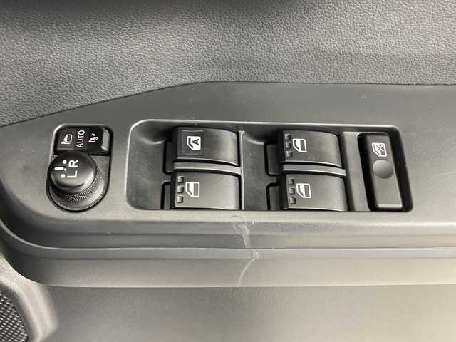 ダイハツ ウェイク G ターボ リミテッド SAⅢ 鹿児島県 2019(平31)年 3.3万km パールホワイトⅢ 純正SDナビ/（AM/FM/CD/DVD/Bluetooth/フルセグ）/両側パワースライドドア/パノラマモニター/ETC/ドライブレコーダー/スマートアシストIII/・衝突被害軽減ブレーキ/・車線逸脱警報/・誤発進抑制/・オートハイビーム/リアパーキングセンサー/LEDヘッドライト/革巻きステアリング/ステアリングスイッチ/レザー調シートカバー/リアサンシェード/純正15インチアルミホイール/スマートキー