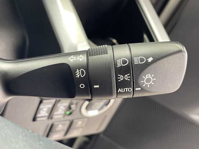 ダイハツ ウェイク G ターボ リミテッド SAⅢ 鹿児島県 2019(平31)年 3.3万km パールホワイトⅢ 純正SDナビ/（AM/FM/CD/DVD/Bluetooth/フルセグ）/両側パワースライドドア/パノラマモニター/ETC/ドライブレコーダー/スマートアシストIII/・衝突被害軽減ブレーキ/・車線逸脱警報/・誤発進抑制/・オートハイビーム/リアパーキングセンサー/LEDヘッドライト/革巻きステアリング/ステアリングスイッチ/レザー調シートカバー/リアサンシェード/純正15インチアルミホイール/スマートキー