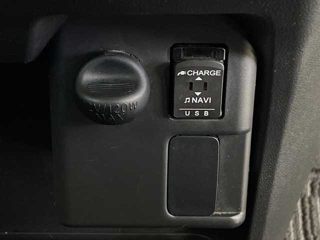 ダイハツ ウェイク G ターボ リミテッド SAⅢ 鹿児島県 2019(平31)年 3.3万km パールホワイトⅢ 純正SDナビ/（AM/FM/CD/DVD/Bluetooth/フルセグ）/両側パワースライドドア/パノラマモニター/ETC/ドライブレコーダー/スマートアシストIII/・衝突被害軽減ブレーキ/・車線逸脱警報/・誤発進抑制/・オートハイビーム/リアパーキングセンサー/LEDヘッドライト/革巻きステアリング/ステアリングスイッチ/レザー調シートカバー/リアサンシェード/純正15インチアルミホイール/スマートキー