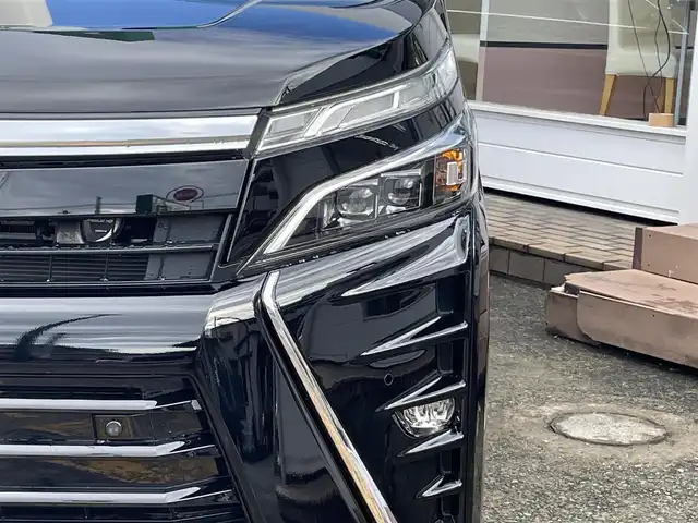 トヨタ ヴォクシー ZS 煌Ⅲ 神奈川県 2021(令3)年 1.9万km ブラック ワンオーナー/純正10インチメモリナビ/　（CD・DVD・Bluetooth）/フルセグTV/両側パワースライドドア/トヨタセーフティセンス/クルーズコントロール/ビルトインETC/LEDヘッドライト/LEDフォグライト/スマートキー×2/保証書/取扱説明書