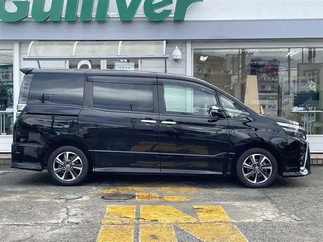 トヨタ ヴォクシー ZS 煌Ⅲ 神奈川県 2021(令3)年 1.9万km ブラック ワンオーナー/純正10インチメモリナビ/　（CD・DVD・Bluetooth）/フルセグTV/両側パワースライドドア/トヨタセーフティセンス/クルーズコントロール/ビルトインETC/LEDヘッドライト/LEDフォグライト/スマートキー×2/保証書/取扱説明書