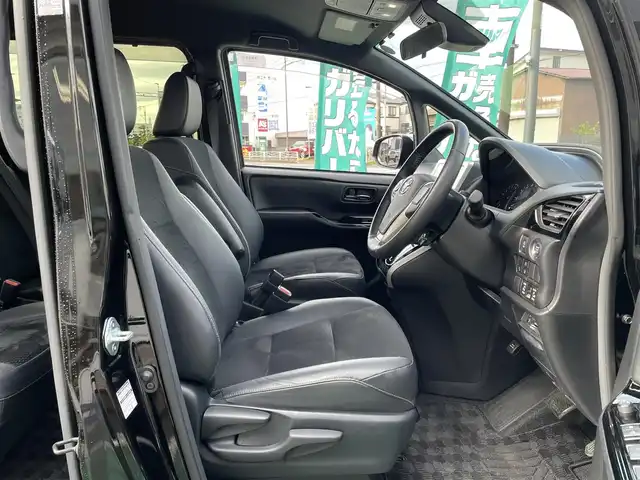 トヨタ ヴォクシー ZS 煌Ⅲ 神奈川県 2021(令3)年 1.9万km ブラック ワンオーナー/純正10インチメモリナビ/　（CD・DVD・Bluetooth）/フルセグTV/両側パワースライドドア/トヨタセーフティセンス/クルーズコントロール/ビルトインETC/LEDヘッドライト/LEDフォグライト/スマートキー×2/保証書/取扱説明書