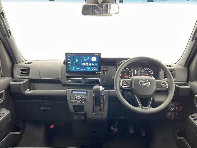 ダイハツ アトレー バン RS 滋賀県 2022(令4)年 4.6万km ブラックマイカメタリック 2WD・４WD切り替えスイッチ有/社外10型ディスプレイオーディオ/スマートアシスト/Bluetooth/両側パワースライドドア/クルーズコントロール　/リアヒーター/ステアリングスイッチ/ルーフコンソール/コーナーセンサー　（前後）/純正12インチホイール/ドアバイザー/ドアプロテクター/ハンドルカバー/電動格納ミラー/LEDヘッドライト/プッシュスタート