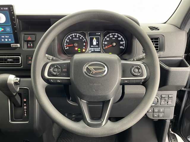 ダイハツ アトレー バン RS 滋賀県 2022(令4)年 4.6万km ブラックマイカメタリック 2WD・４WD切り替えスイッチ有/社外10型ディスプレイオーディオ/スマートアシスト/Bluetooth/両側パワースライドドア/クルーズコントロール　/リアヒーター/ステアリングスイッチ/ルーフコンソール/コーナーセンサー　（前後）/純正12インチホイール/ドアバイザー/ドアプロテクター/ハンドルカバー/電動格納ミラー/LEDヘッドライト/プッシュスタート