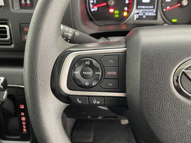 ダイハツ アトレー バン RS 滋賀県 2022(令4)年 4.6万km ブラックマイカメタリック 2WD・４WD切り替えスイッチ有/社外10型ディスプレイオーディオ/スマートアシスト/Bluetooth/両側パワースライドドア/クルーズコントロール　/リアヒーター/ステアリングスイッチ/ルーフコンソール/コーナーセンサー　（前後）/純正12インチホイール/ドアバイザー/ドアプロテクター/ハンドルカバー/電動格納ミラー/LEDヘッドライト/プッシュスタート