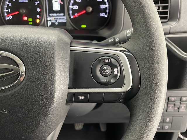 ダイハツ アトレー バン RS 滋賀県 2022(令4)年 4.6万km ブラックマイカメタリック 2WD・４WD切り替えスイッチ有/社外10型ディスプレイオーディオ/スマートアシスト/Bluetooth/両側パワースライドドア/クルーズコントロール　/リアヒーター/ステアリングスイッチ/ルーフコンソール/コーナーセンサー　（前後）/純正12インチホイール/ドアバイザー/ドアプロテクター/ハンドルカバー/電動格納ミラー/LEDヘッドライト/プッシュスタート