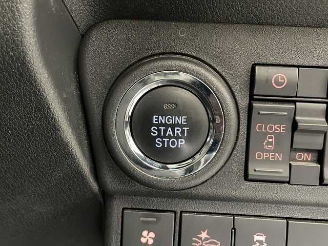 ダイハツ アトレー バン RS 滋賀県 2022(令4)年 4.6万km ブラックマイカメタリック 2WD・４WD切り替えスイッチ有/社外10型ディスプレイオーディオ/スマートアシスト/Bluetooth/両側パワースライドドア/クルーズコントロール　/リアヒーター/ステアリングスイッチ/ルーフコンソール/コーナーセンサー　（前後）/純正12インチホイール/ドアバイザー/ドアプロテクター/ハンドルカバー/電動格納ミラー/LEDヘッドライト/プッシュスタート