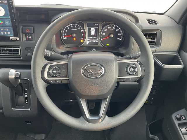 ダイハツ アトレー バン RS 滋賀県 2022(令4)年 4.6万km ブラックマイカメタリック 2WD・４WD切り替えスイッチ有/社外10型ディスプレイオーディオ/スマートアシスト/Bluetooth/両側パワースライドドア/クルーズコントロール　/リアヒーター/ステアリングスイッチ/ルーフコンソール/コーナーセンサー　（前後）/純正12インチホイール/ドアバイザー/ドアプロテクター/ハンドルカバー/電動格納ミラー/LEDヘッドライト/プッシュスタート