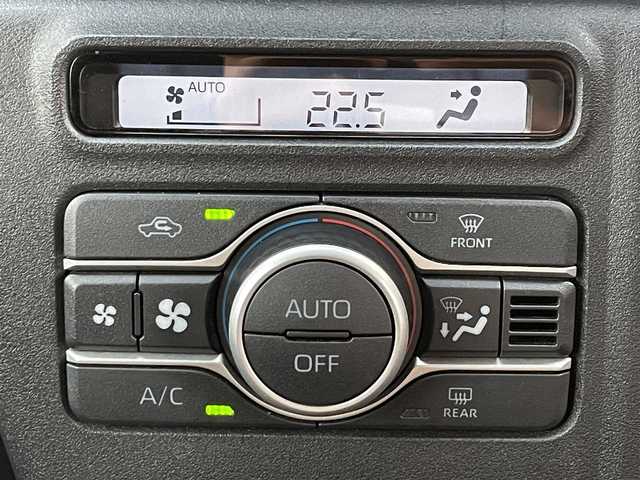 ダイハツ アトレー バン RS 滋賀県 2022(令4)年 4.6万km ブラックマイカメタリック 2WD・４WD切り替えスイッチ有/社外10型ディスプレイオーディオ/スマートアシスト/Bluetooth/両側パワースライドドア/クルーズコントロール　/リアヒーター/ステアリングスイッチ/ルーフコンソール/コーナーセンサー　（前後）/純正12インチホイール/ドアバイザー/ドアプロテクター/ハンドルカバー/電動格納ミラー/LEDヘッドライト/プッシュスタート