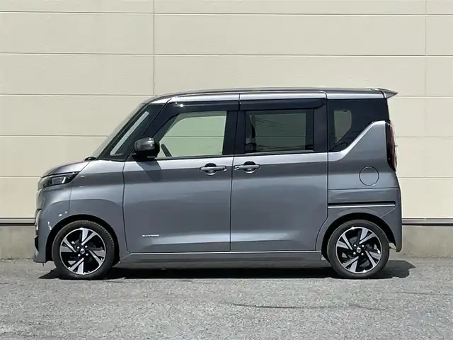 日産 ルークス HWS Gターボ プロパイロットED 茨城県 2022(令4)年 5.5万km チタニウムグレーメタリック 純正９インチナビ/アラウンドビューモニター/革巻きステアリング/ステアリングスイッチ/プロパイロット/両側パワースライドドア/LEDヘッドライト/ETC/プッシュスタート/スマートキー×2/コーナーセンサー