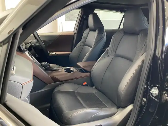 トヨタ ハリアー ハイブリッド Z レザーパッケージ 岐阜県 2021(令3)年 4万km ブラック 調光パノラマルーフ/JBL9スピーカーサウンドシステム/12.3インチTコネクトナビ/フルセグTV/AppleCarPlay/AndroidAuto/パノラミックビューモニター/デジタルインナーミラー/トヨタセーフティセンス/・プリクラッシュセーフティ/・レーントレーシングアシスト/・レーダークルーズコントロール/・ブラインドスポットモニター/・クリアランスソナー/ハイビームアシスト/LEDヘッドライト/黒本革シート/パワーシート/シートヒーター/エアーシート/ビルトインETC2.0/スペアキー/純正19インチAW/純正ドアバイザー/社外フロアマット