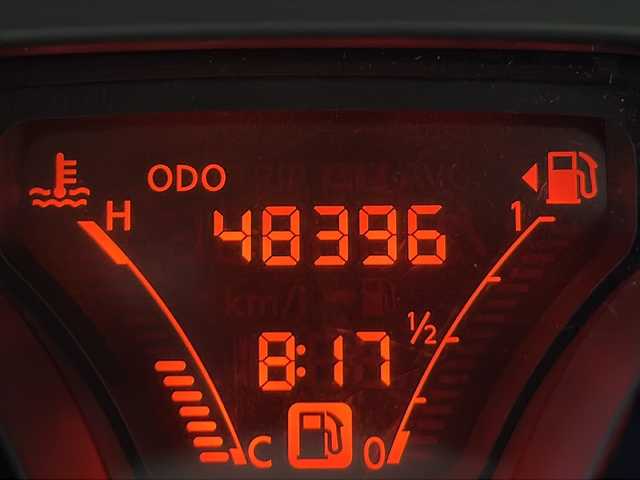 日産 ノート X FOUR 秋田県 2014(平26)年 4.9万km スーパーブラック 4WD/純正オーディオ/(CD/FM/AM/AUX)/プッシュスタート/スマートキー/純正エンジンスターター/ハロゲンヘッドライト/ライトレベライザー/社外アルミホイール/社外フロアマット/電動格納ミラー