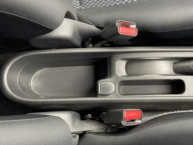 日産 ノート X FOUR 秋田県 2014(平26)年 4.9万km スーパーブラック 4WD/純正オーディオ/(CD/FM/AM/AUX)/プッシュスタート/スマートキー/純正エンジンスターター/ハロゲンヘッドライト/ライトレベライザー/社外アルミホイール/社外フロアマット/電動格納ミラー