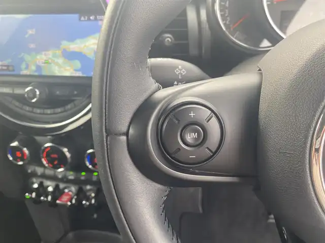 ＭＩＮＩ ミニ クーパー 福岡県 2020(令2)年 1.9万km ペッパー・ホワイト ・クルーズコントロール/・純正HDDナビ/USB/・バックカメラ/・黒革シート/シートヒーター/・社外前後ドライブレコーダー/・社外ETC/・純正16AW/・プッシュスタート/・アイドリングストップ/・スマートキー/・スペアキー/・オートライト/・LEDライト