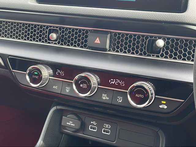 ホンダ シビック タイプR 静岡県 2024(令6)年 0.1万km チャンピオンシップホワイト ワンオーナー/TYPE R専用10.2インチ/　デジタルグラフィックメーターナビ/地デジTV/Bluetooth/バックカメラ/Honda LogR/純正19インチAW/ホンダセンシング/レーダークルーズコントロール/ブラインドスポットモニター/LEDヘッドライト/2.0ETC/スマートキー/スペアキー/保証書/取説