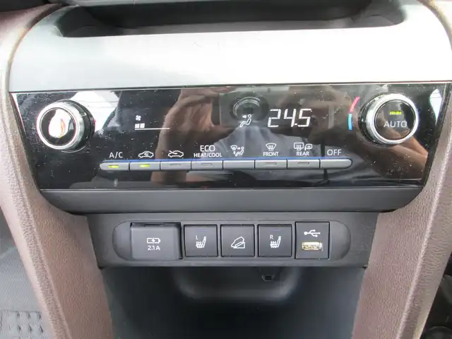 トヨタ ヤリスクロス ハイブリッド Z 千葉県 2020(令2)年 3.7万km ブラックマイカ ワンオーナー/純正ディスプレイオーディオ/　【ナビ/フルセグ/BT/USB】/パノラミックビューモニター/LEDヘッドライト/純正18インチアルミホイール/プリクラッシュセーフティ/レーントレーシングアシスト/レーダークルーズコントロール/前後コーナーセンサー/ハーフレザーシート/前席シートヒーター/運転席パワーシート/前後ドライブレコーダー/ビルトインETC2.0/記録簿R3.4.5年度トヨタ有り/新車整備手帳/取扱説明書/スペアキー