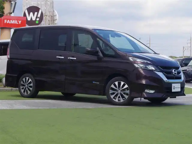 日産 セレナ ハイウェイスター Vセレクション 千葉県 2017(平29)年 6.5万km インペリアルアンバーP エマージェンシーブレーキ/ハンズフリー両側パワースライドドア/9インチ純正SDナビ/地デジTV/【BD/DVD/CD再生機能　Bluetooth接続】/アラウンドビューモニター/フリップダウンモニター/革巻きステアリング/ステアリングスイッチ/ETC/LEDヘッドライト/フォグライト/ウインカーミラー/コーナーセンサー/純正16インチアルミホイル/サイド/カーテンエアバッグ/インテリジェントキー