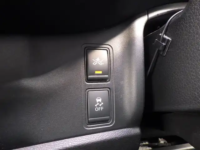 日産 セレナ ハイウェイスター Vセレクション 千葉県 2017(平29)年 6.5万km インペリアルアンバーP エマージェンシーブレーキ/ハンズフリー両側パワースライドドア/9インチ純正SDナビ/地デジTV/【BD/DVD/CD再生機能　Bluetooth接続】/アラウンドビューモニター/フリップダウンモニター/革巻きステアリング/ステアリングスイッチ/ETC/LEDヘッドライト/フォグライト/ウインカーミラー/コーナーセンサー/純正16インチアルミホイル/サイド/カーテンエアバッグ/インテリジェントキー